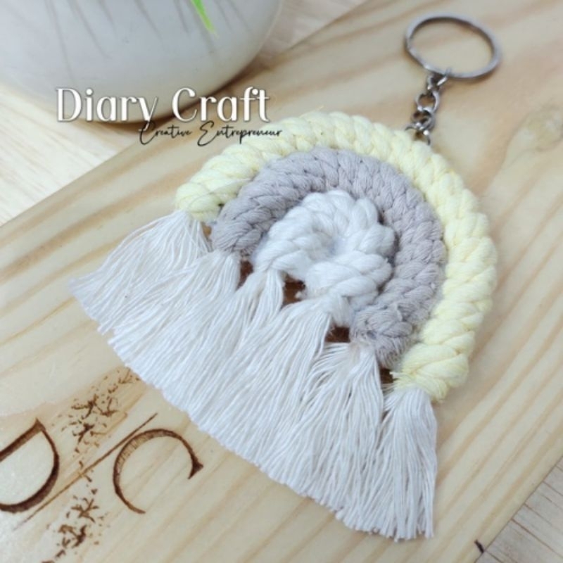 GANTUNGAN KUNCI MAKRAME PELANGI || GANTUNGAN SOVENIR AESTETIK || KEYCHAIN MACRAME