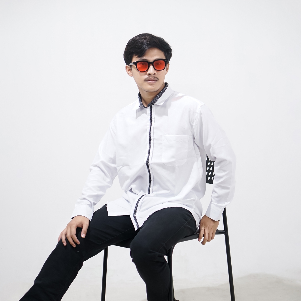 Kemeja Pria Kombinasi List Hitam Hem Lengan Panjang Katun Premium