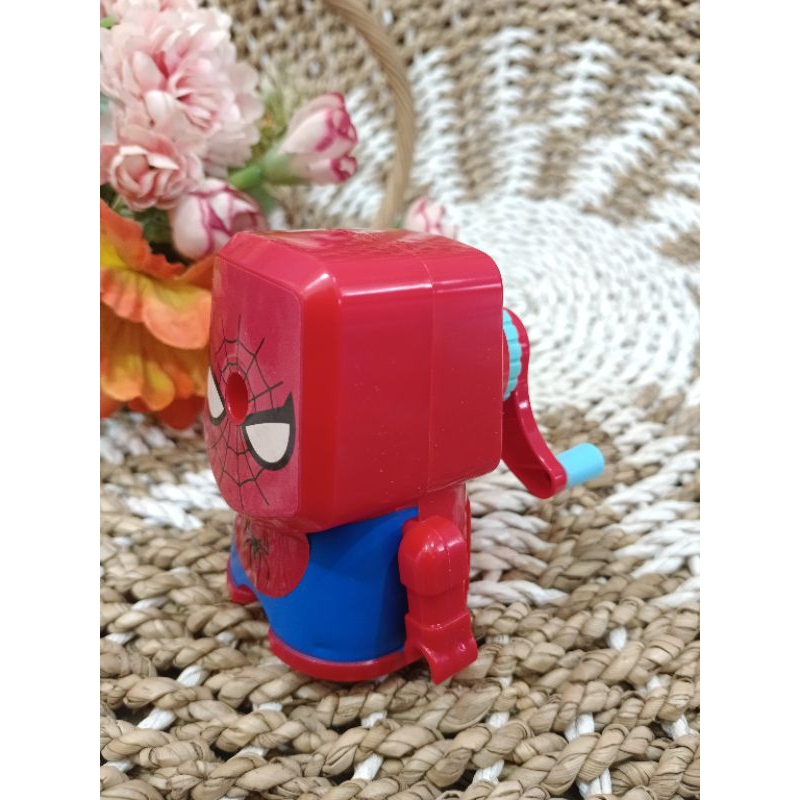 

Rautan pensil putar karakter