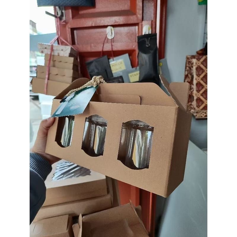 

Box EFLUTE 28x10x12 Paper Bag Kue Lebaran Paper Bag Toples Kue Box Toples Kue Box Hampers Paper Bag Hampers Box Parsel Paper Bag Lebaran Paper Bag Idul Fitri
