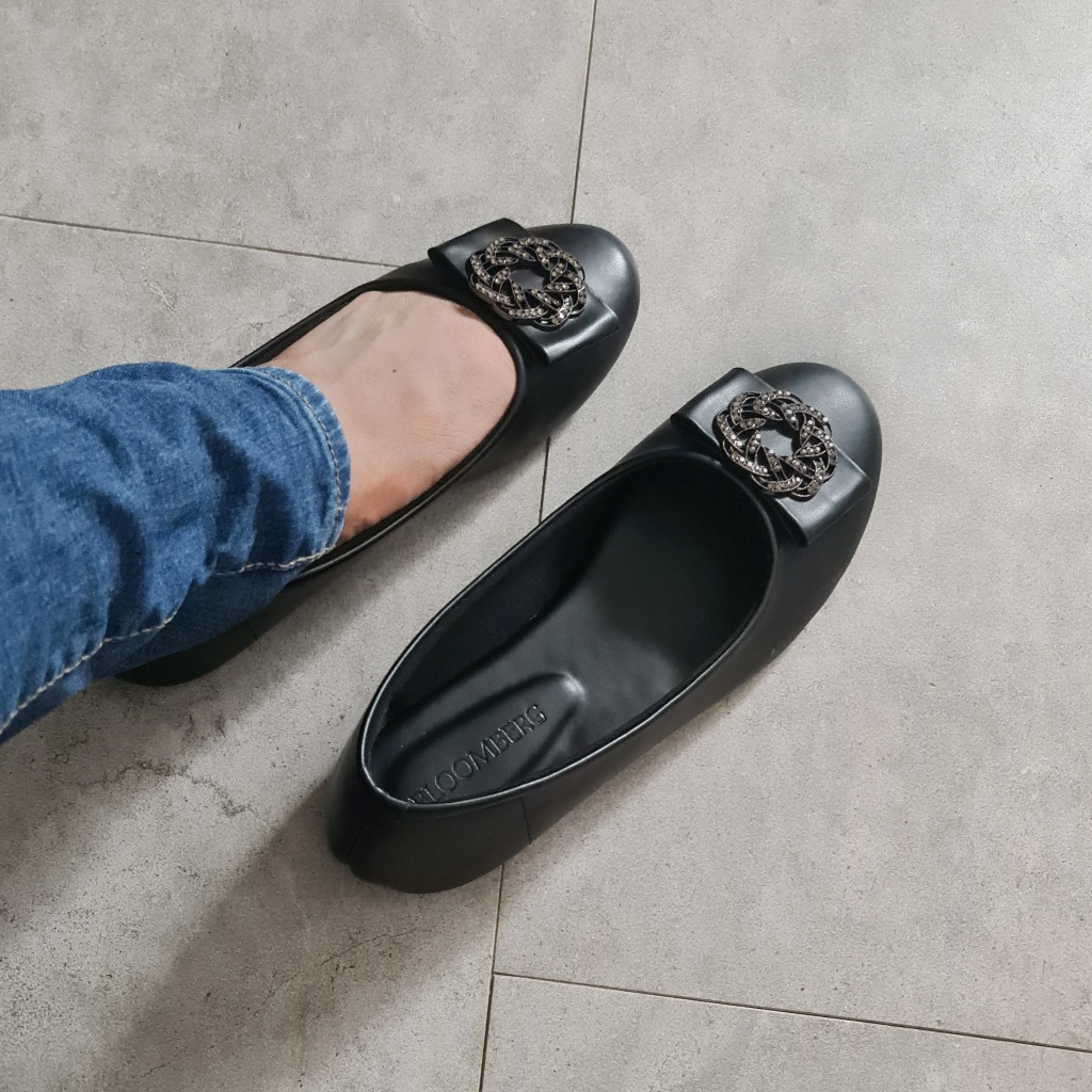 Leora Veddira - Bloomberg - Sepatu Flat Big Size Jumbo - BIG SIZE JUMBO - BS Flat Variasi Pernik - S