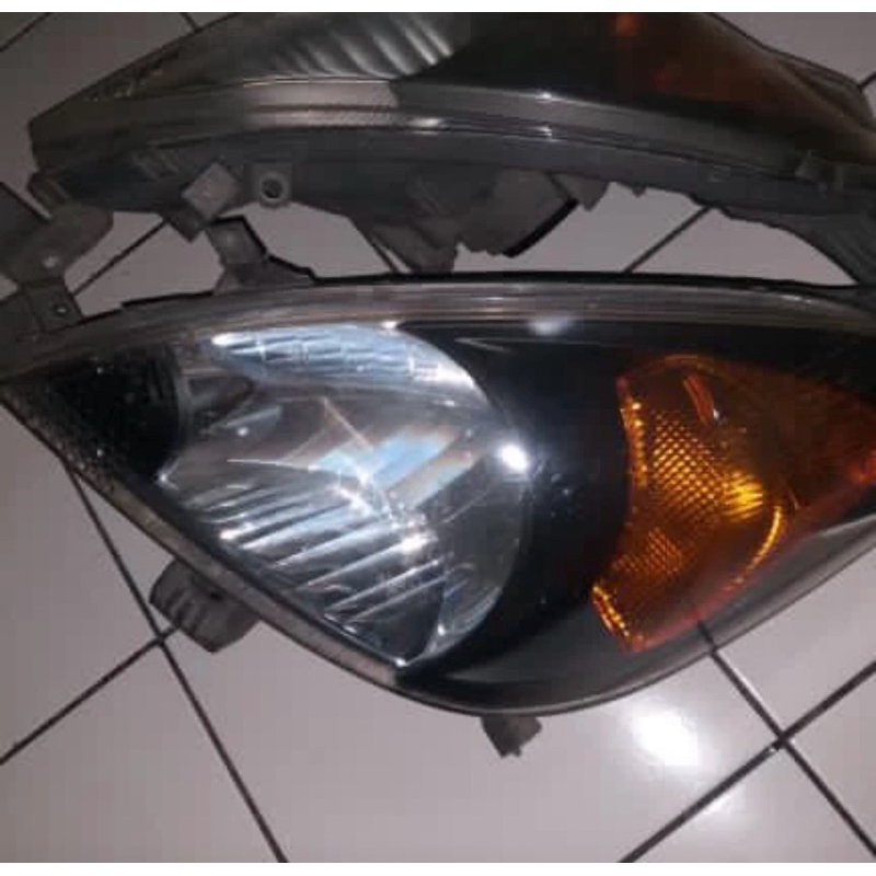 headlamp lampu depan innova lama 2008 - 2011