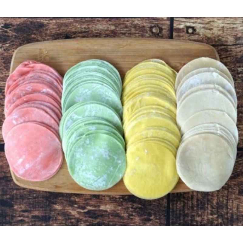 

JK 99 Kulit Dimsum Warna / Pelangi / Rainbow | Untuk Siomay / Pangsit / Gyoza || Bulat Tipis Putih isi 100 pcs