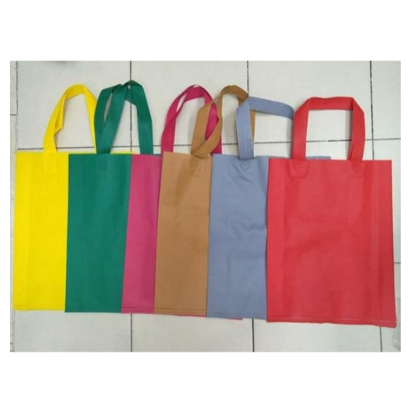 

Tas Tenteng Goodie Bag Spun bond Spunbond POLOS 30x40 cm Biru