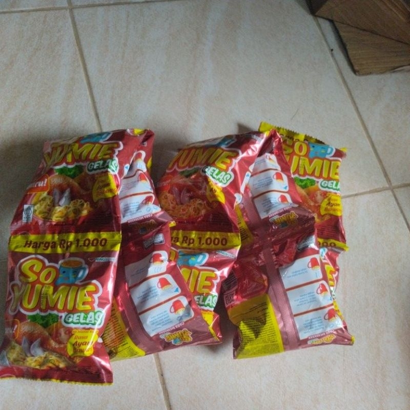 

So Yumie Gelas Ayam Bawang - 1 renteng (10 pcs)