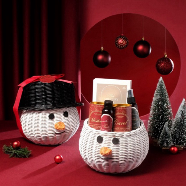 

SNOWMAN CHRISTMAS HAMPERS