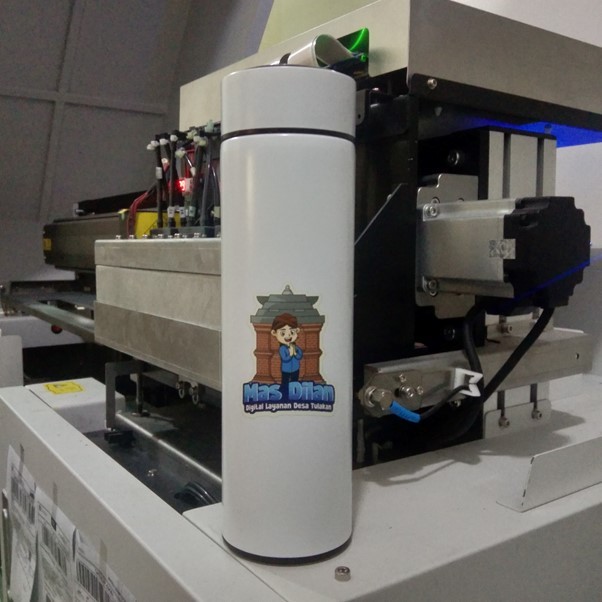 CUSTOM GRAFIR NAMA TUMBLER LED SUHU GLOSSY PRINT UV GROSIR TUMBLER TEMPERATURE