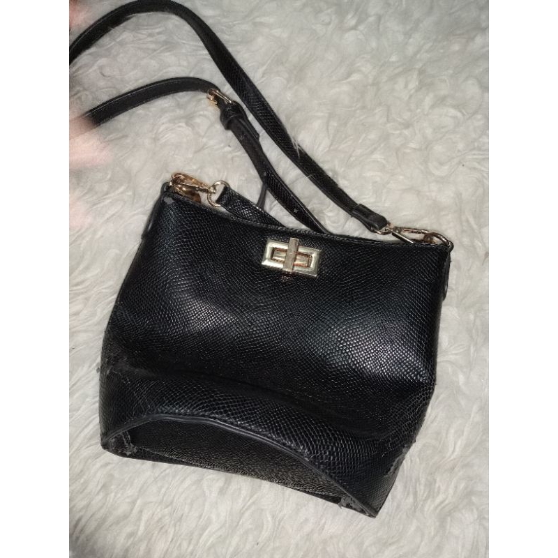 (Preloved) Tas Slingbag Elizabeth