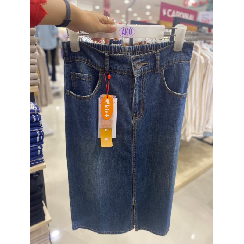 Rok jeans pendek 7/8 merk AKO dari MATAHARI