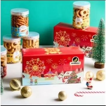 

Hampers natal dan tahun Baru isi Snack 3 toples parcel lucu