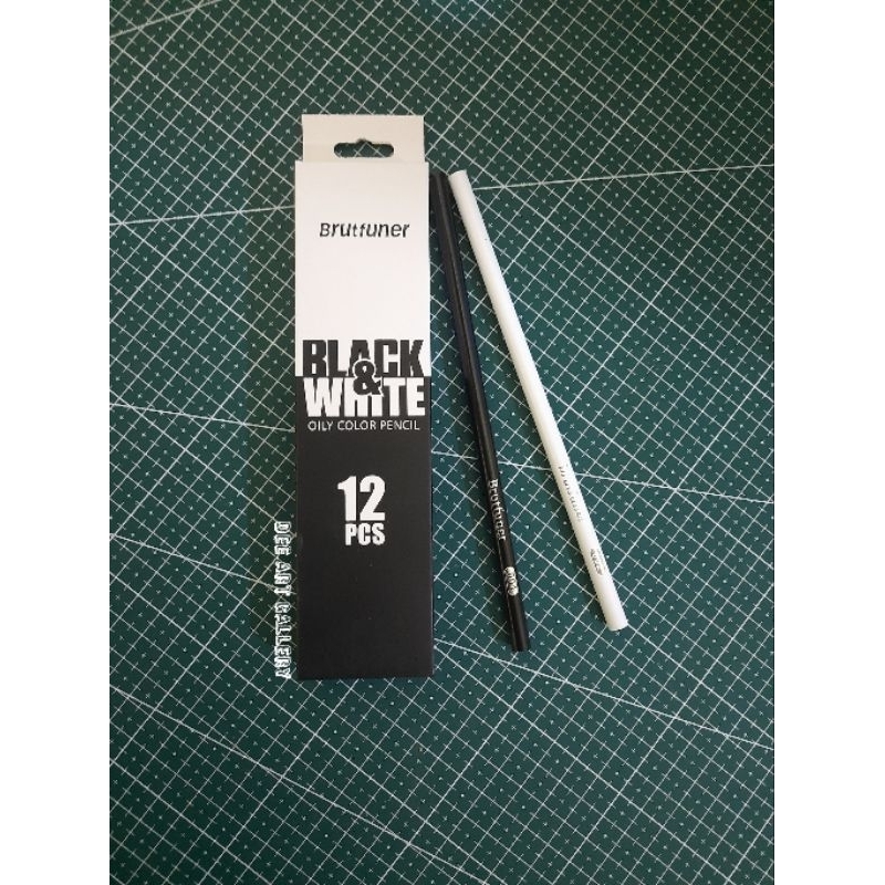 

Brutfuner Black and White Oily Pencil Color