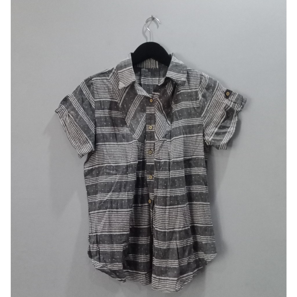 Preloved Kemeja Wanita Abu