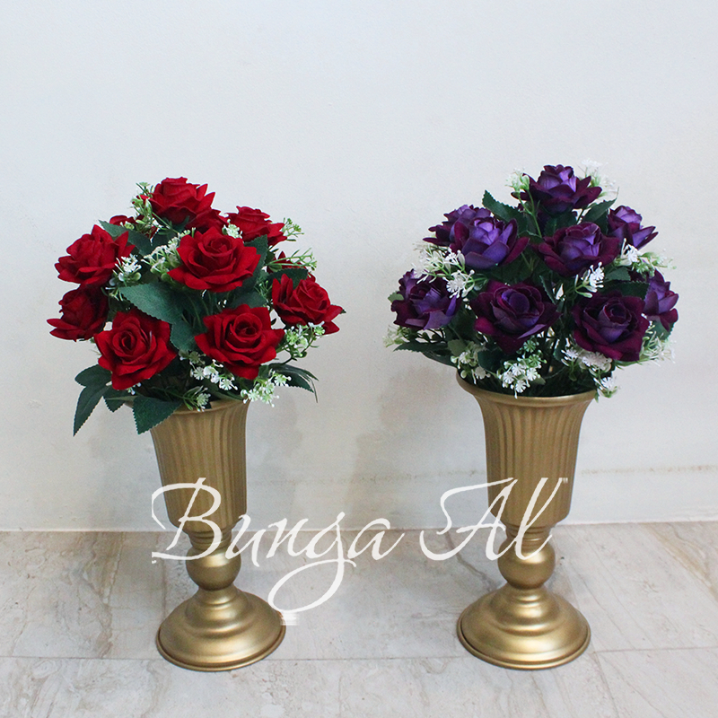 1 set rangkaian bunga mawar artificial vas gold besi dekorasi meja ruang tamu kantor caffe rb6126