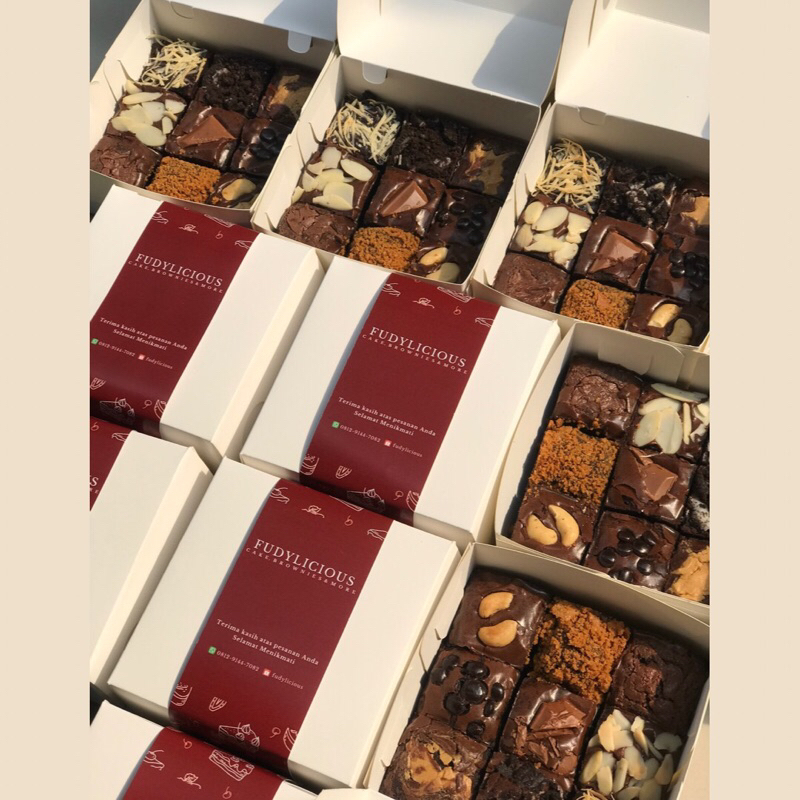 

RB Fudgy Brownies MINI 10x10cm