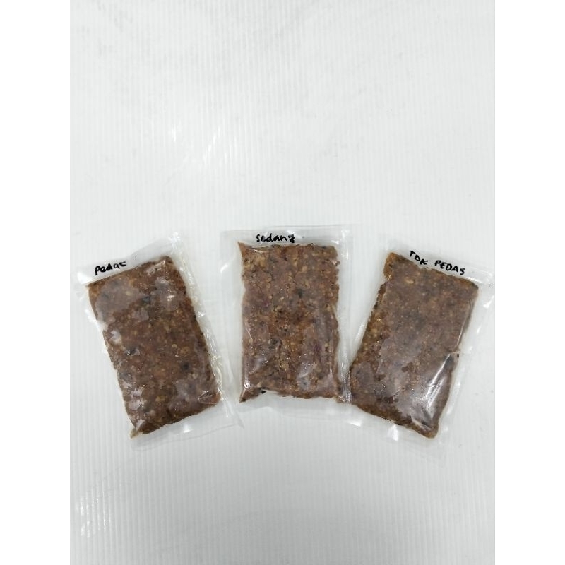 

Bumbu Pecel dengan variasi rasa pedas, tidak pedas dan sedang
