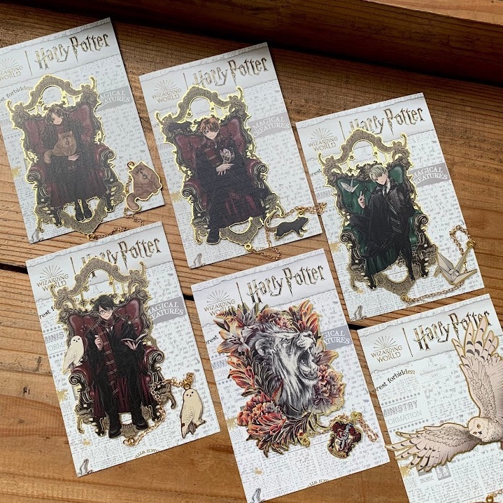 

KODE JGKKK Bookmarks Pembatas Buku Penanda Buku Rantai Gantungan Hogwarts Slytherin Castle Hippogriff Gryffindor Hufflepuff Ravenclaw Fawkes Hedwig Unik Lucu Kado