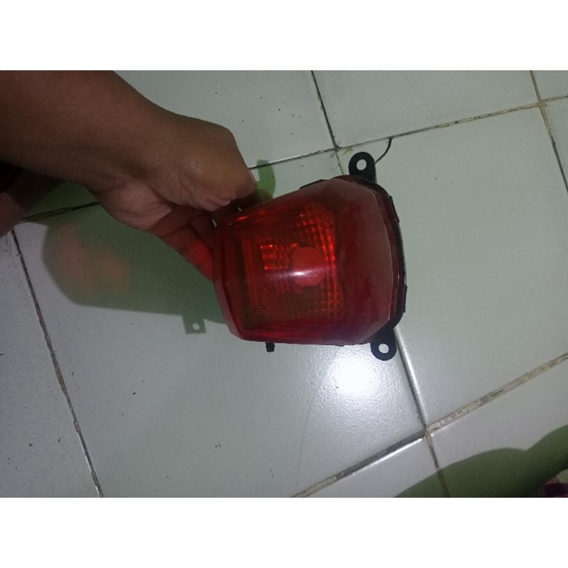 Lampu Belakang Motor Honda Genio ori