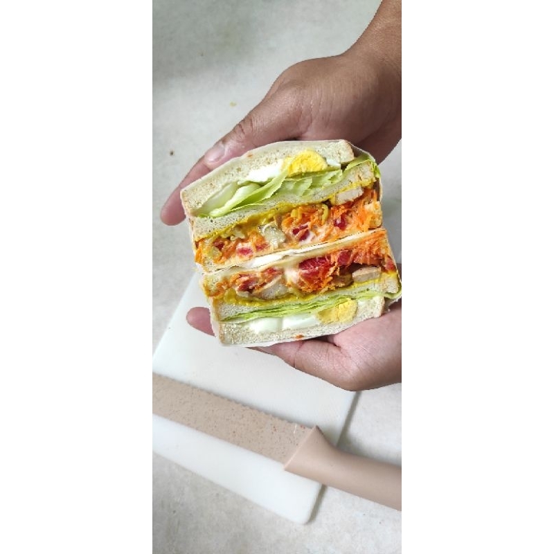

Sandwich isi sayur dan telur