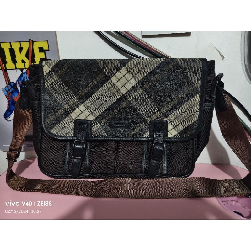 Tas Sling Selempang Massanger Hazzys ORI Preloved