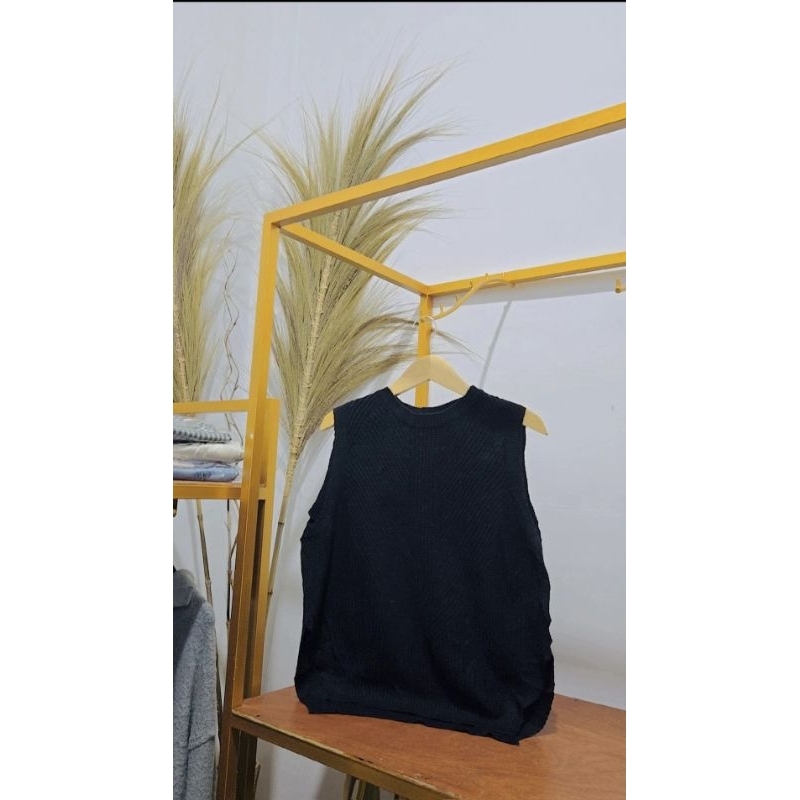 ROMPI RAJUT HITAM ATASAN WANITA cocok dipadukan dengan berbagai outfit