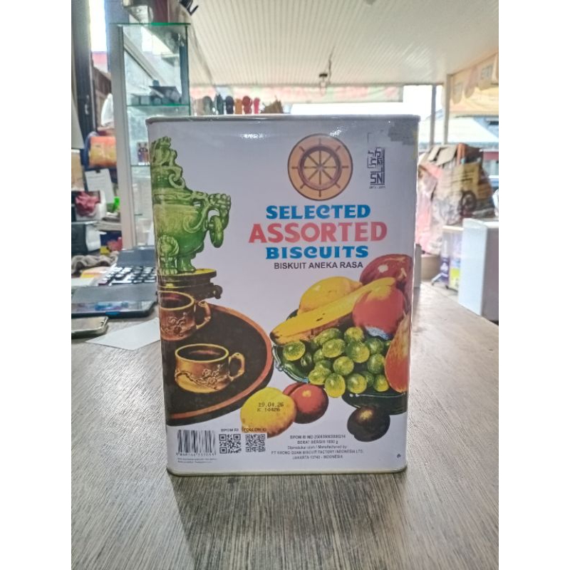 

KHONG GUAN PUTIH ASSORTED BISKUIT 1600 GRAM