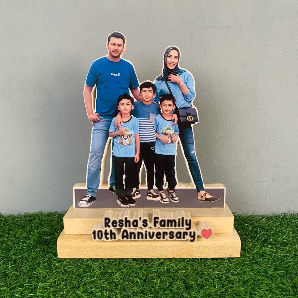 Hadiah Kado Karikatur Kayu Custom Wajah - 5 Wajah