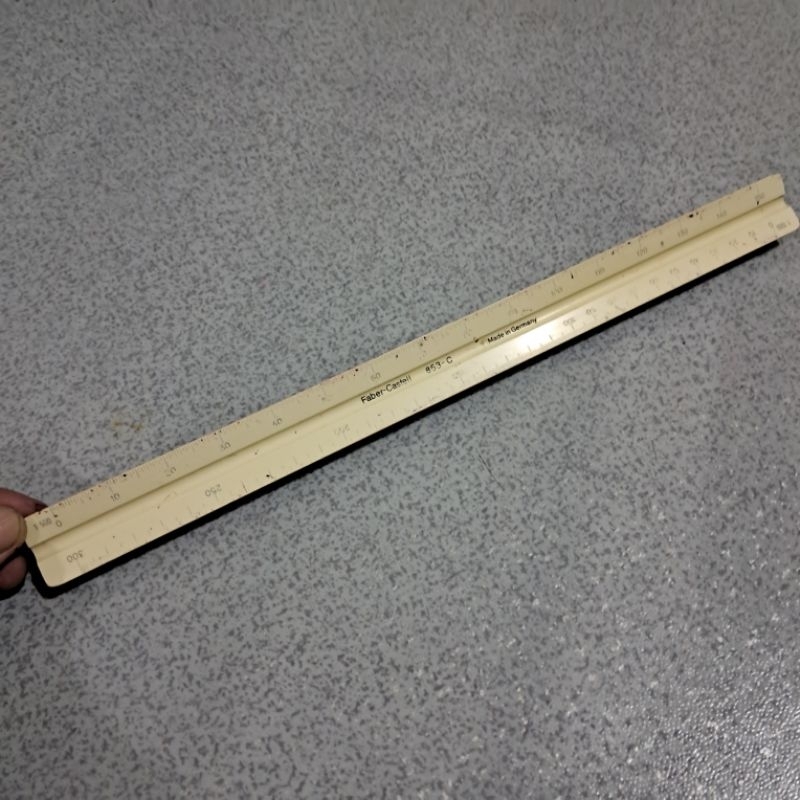 

Penggaris skala original Faber Castell buatan Jerman