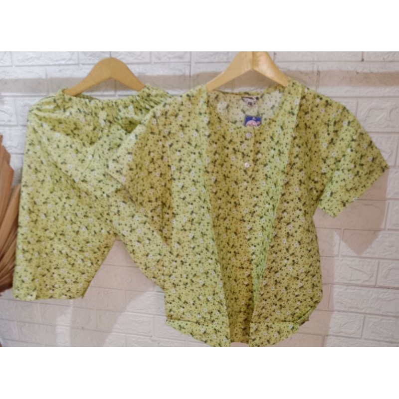 one set celana 3/4 batik Alvin ld 110 ukuran standar/ stelan baju tidur celana 3/4 batik Alvin