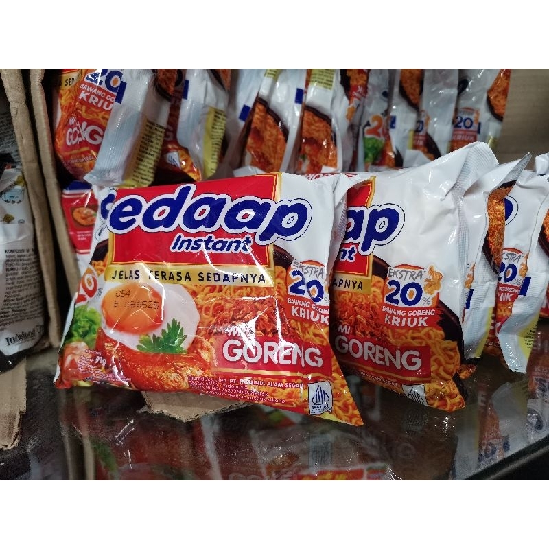 

Mie instan sedaap goreng 90 gr. mi instan rasa goreng.