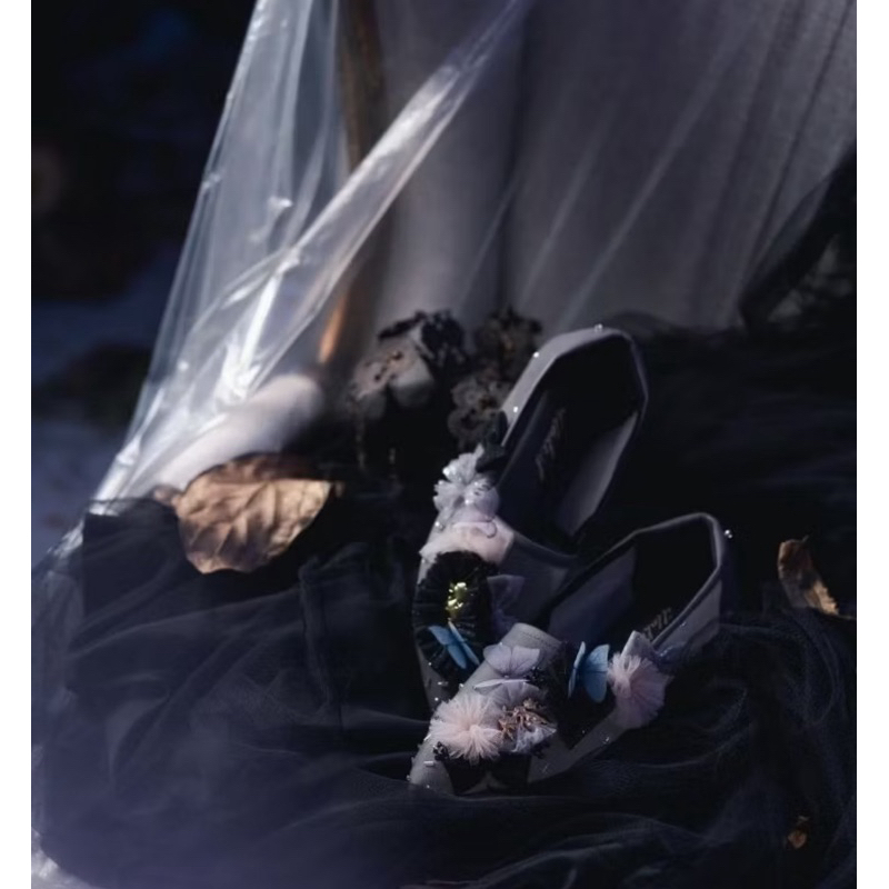 Ittaherl katnis night slip on pointy