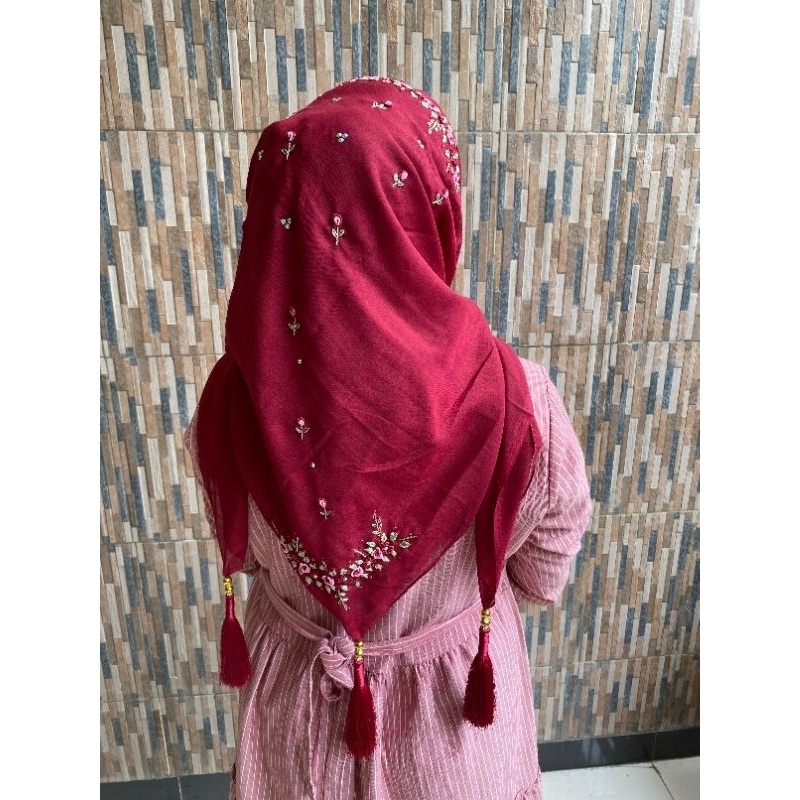 Hijab Sulam Bunga Tulip Bando
