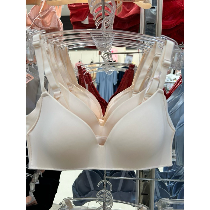 YOUNG HEART BRA SEAMLES TANPA KAWAT