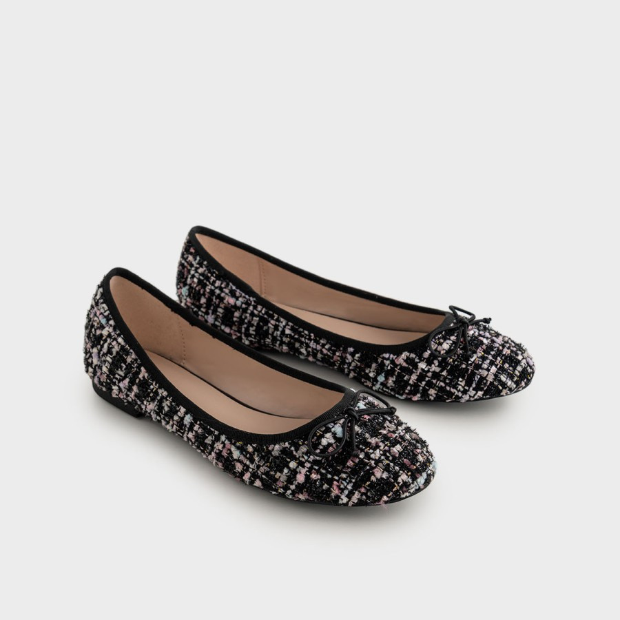 sepatu essentials shoes oviza black