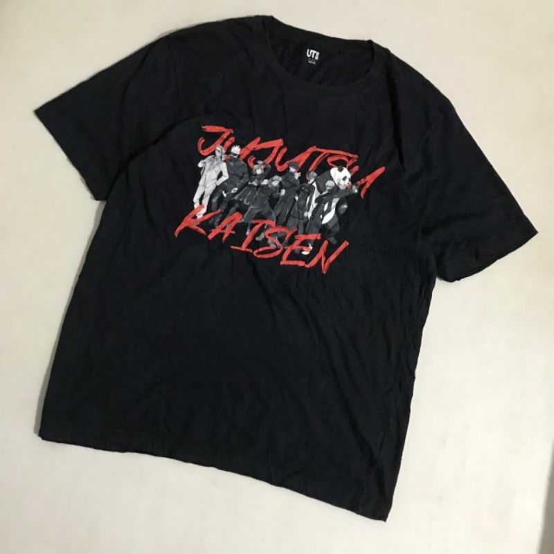 kaos uniqlo x jujutsu kaisen size L second bekas preloved