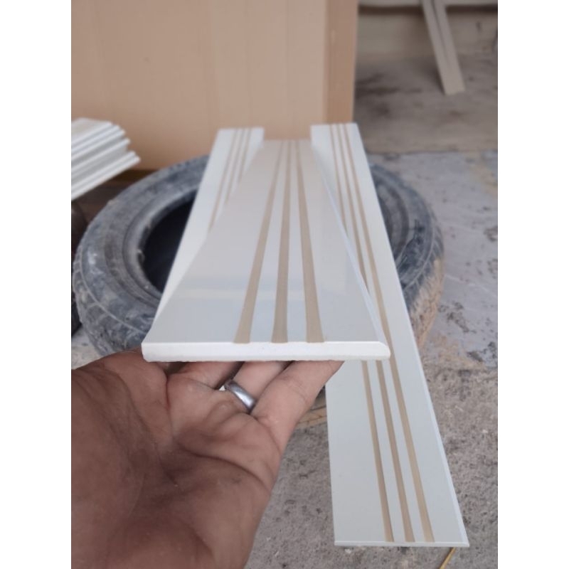 lis plin granit 10x60 stepnosing warna cream polos garis coklat muda custom size