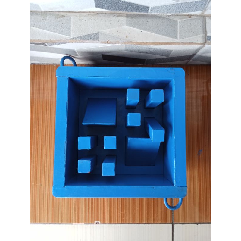 cetakan loster besi motif dadu 20x20x10