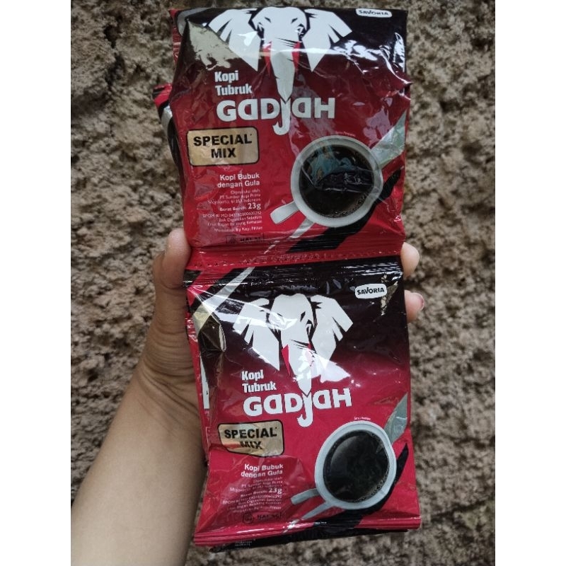 

Kopi Tubruk Gadjah Spesial Mix 1 Renceng isi 10 Sachet