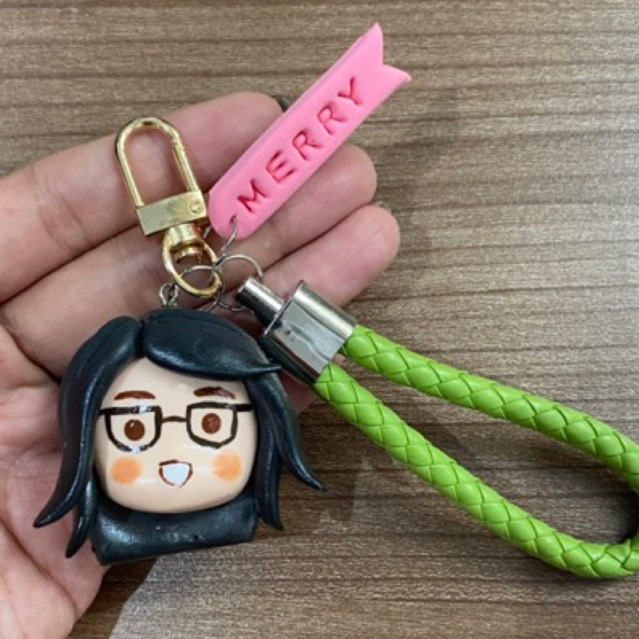 

Hey Keychain ( 1 karakter + name tag + alphabet )