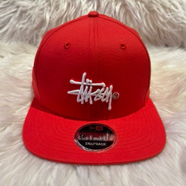 Topi New Era X Stussy