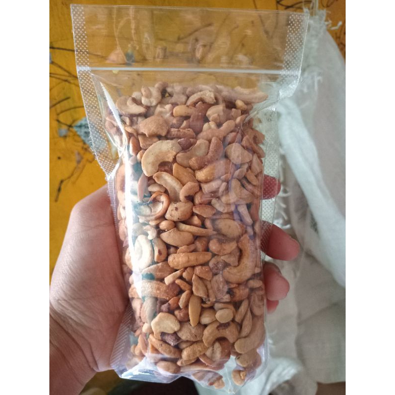 

Kacang mede patahan matang 200 gram