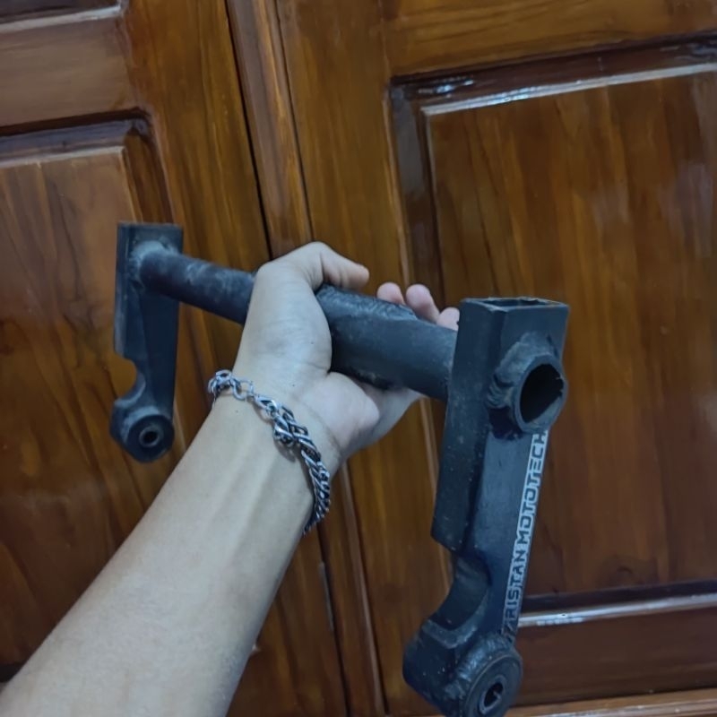 engine mounting beat deluxe 4cm ori.