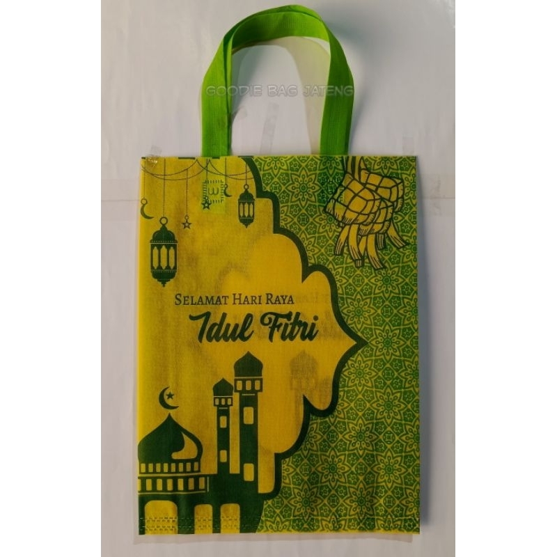 

Lusinan Isi (12 PCS)Edisi Lebaran Hls 30x40 (Printing) Tas Hantar Lebaran Spunbond