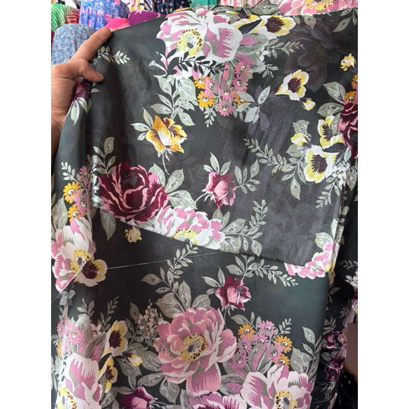 kain shimer motif bunga - kain motif bunga - kain bahan meteran - kain simer motif bunga - kain baha