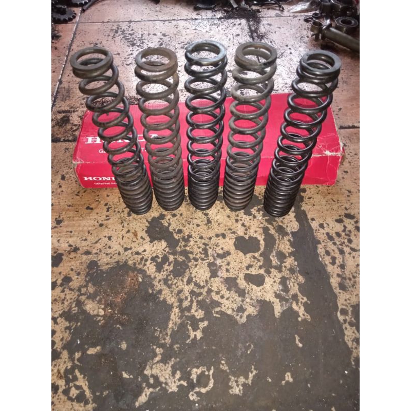 per shock belakang Vega