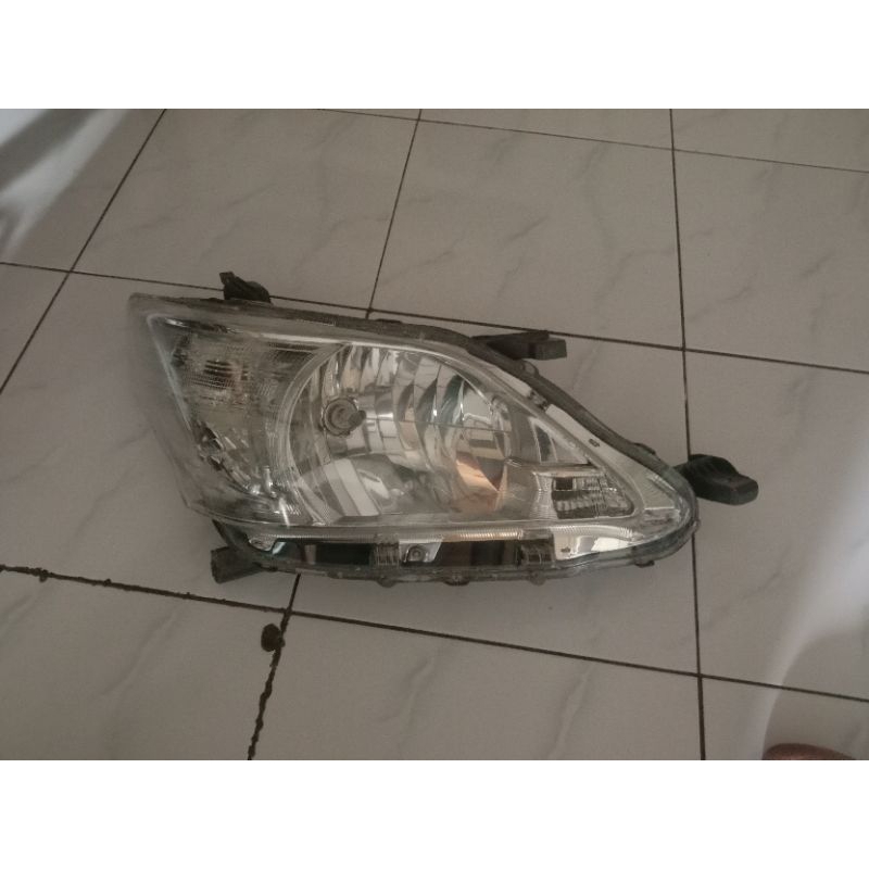 headlamp innova 2012 2015 original
