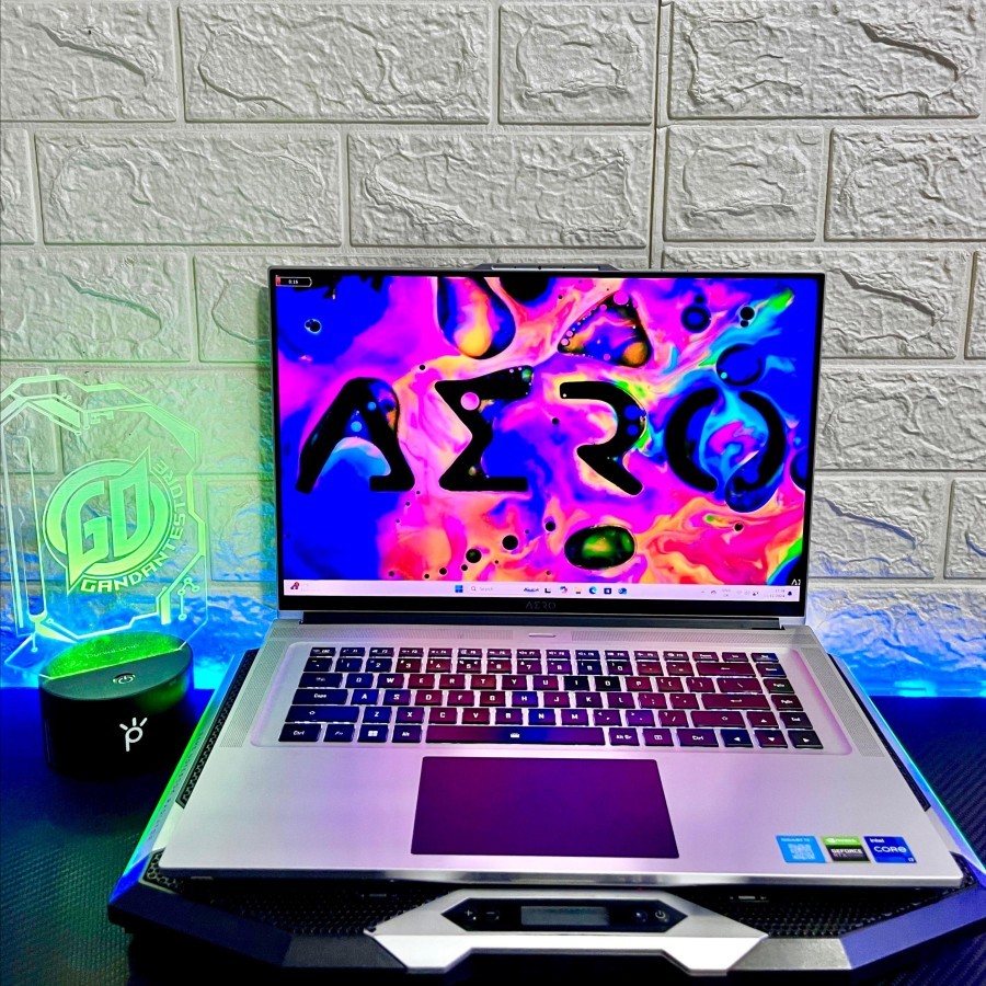 Gigabyte AERO 16 XE4 Super AMOLED 4K+ 133% sRGB I7 RTX STUDIO 3070Ti 32 GB / 2 TB SSD