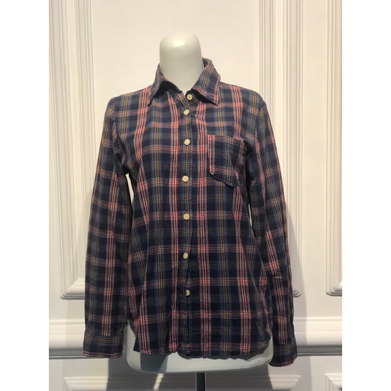 Preloved kemeja / atasan wanita kotak-kotak navy