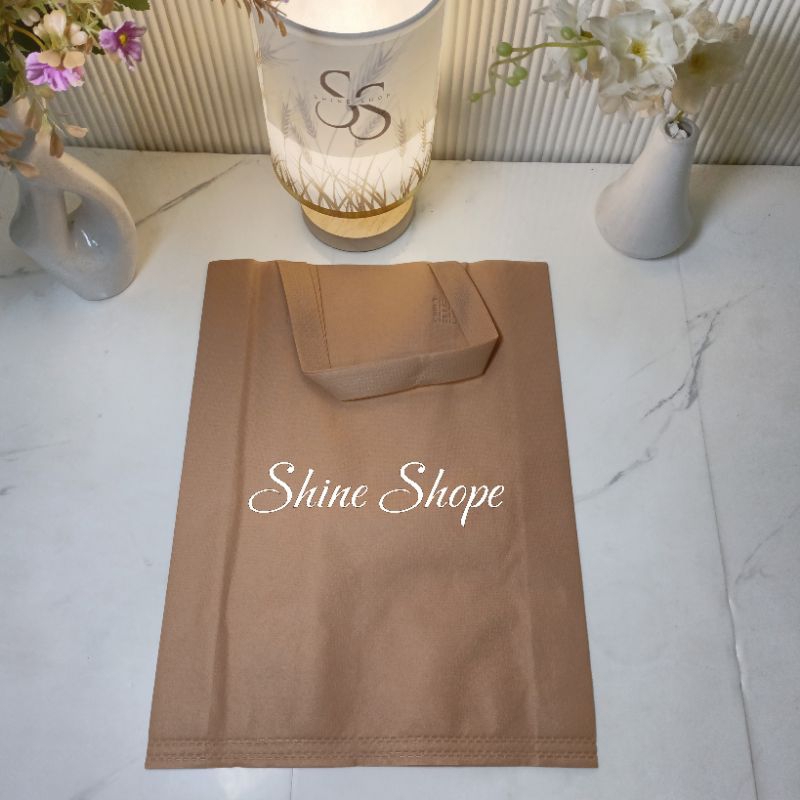 

Goodie bag spunbond 30x40x8 cm tas kain kantong belanja tas souvenir ultah tote bag polos warna