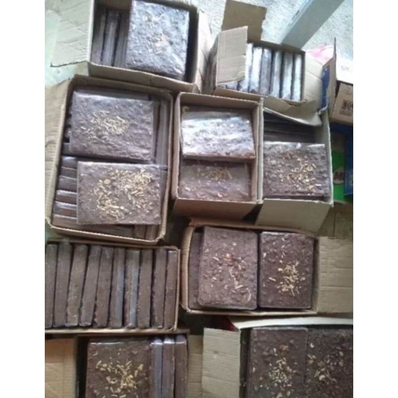 

Cokelat Blok S**L**VERQN 1KG Cokelat kiloan mix Kacang mede almond