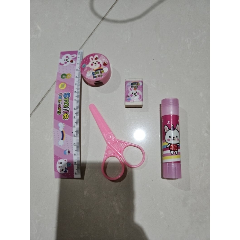 

PRELOVED ALAT TULIS ANAK SET PINK STATIONARY SET